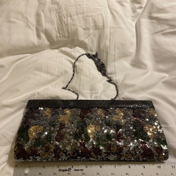 BIG BUDDA Sequined Camo Clutch - Picture 4 of 8